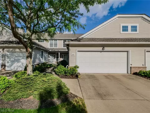 2695 Wyndgate Ct, Westlake, OH 44145