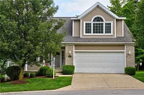 8212 Montridge Ct, North Royalton, OH 44133