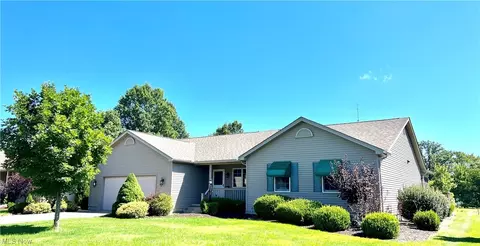 33 Eagle Point Dr, Newton Falls, OH 44444