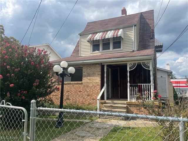 2705 Bird St, Parkersburg, WV 26101