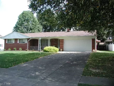 6509 Belmeadow Dr, Middleburg Heights, OH 44130