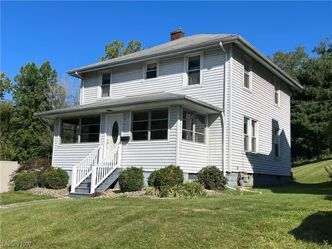 215 W Main St, New Concord, OH 43762