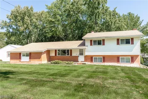 6315 Redbird Ter, New Franklin, OH 44216