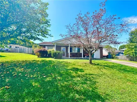 621 Pearl St, Belmont, WV 26134