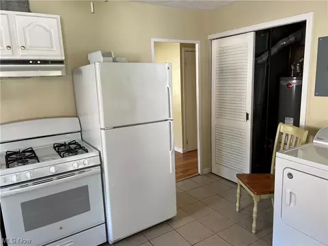 508 Vermont Rd, Elyria, OH 44035 photo 4