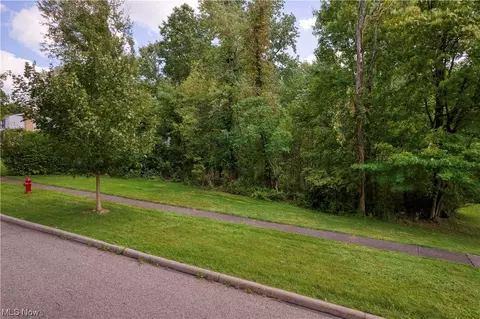 2308 Croydon Rd, Twinsburg, OH 44087