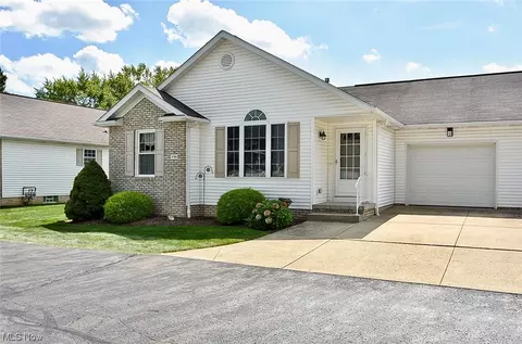 158 Carly Ct, Hartville, OH 44632