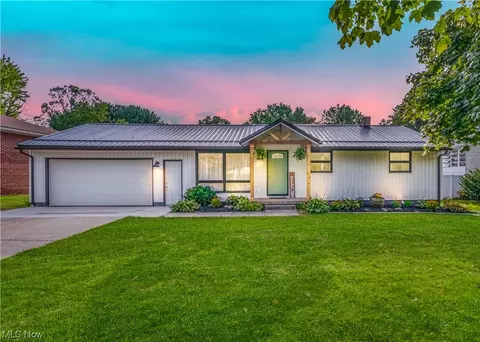 8486 Sharon Ave NW, North Canton, OH 44720