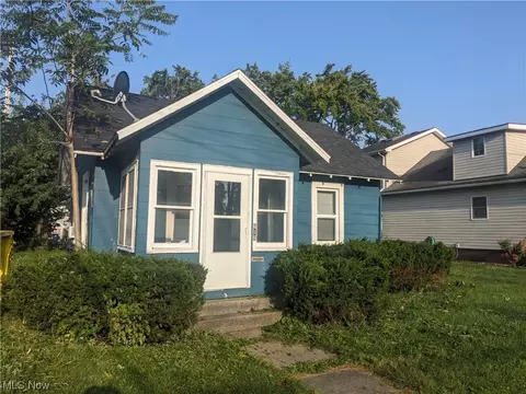 616 Monroe St, Port Clinton, OH 43452