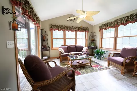 6425 Ruth Dr, Seven Hills, OH 44131 photo 8