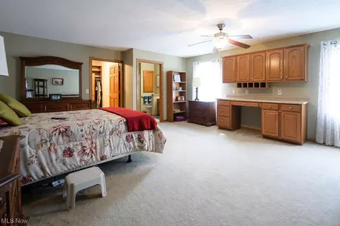 6425 Ruth Dr, Seven Hills, OH 44131 photo 17