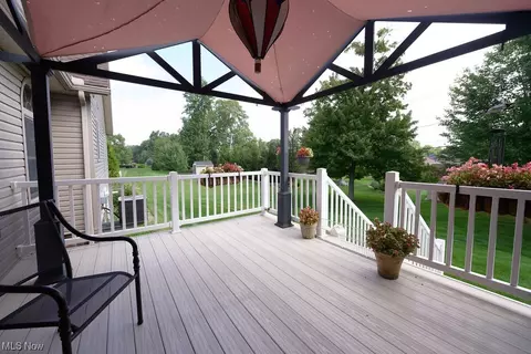 6425 Ruth Dr, Seven Hills, OH 44131 photo 9