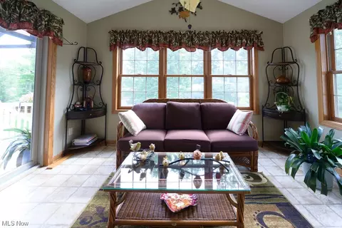 6425 Ruth Dr, Seven Hills, OH 44131 photo 10