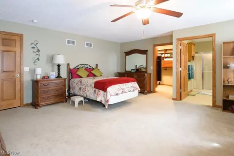 6425 Ruth Dr, Seven Hills, OH 44131 photo 18