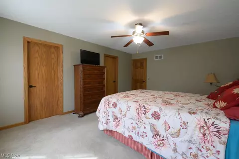 6425 Ruth Dr, Seven Hills, OH 44131 photo 22