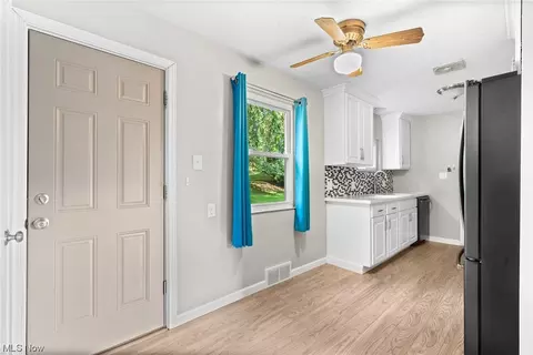 701 E State St, Barberton, OH 44203 photo 6