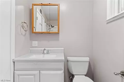 701 E State St, Barberton, OH 44203 photo 13