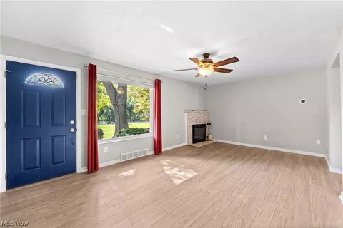 701 E State St, Barberton, OH 44203 photo 2