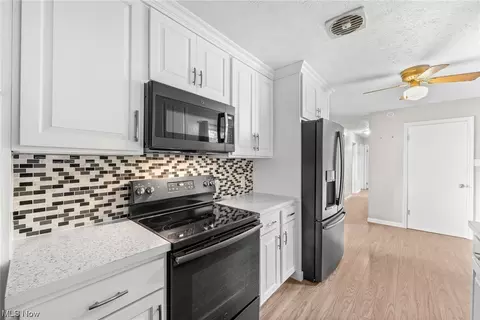 701 E State St, Barberton, OH 44203 photo 11