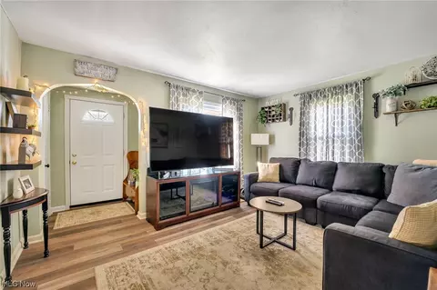 63 Helena, Struthers, OH 44471 photo 6