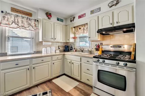 63 Helena, Struthers, OH 44471 photo 10
