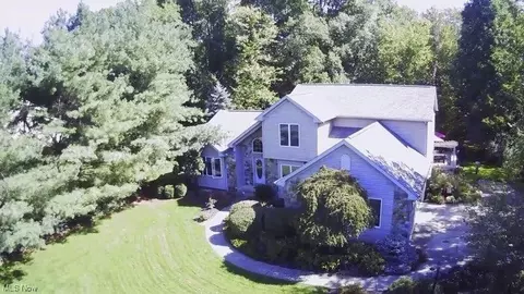 109 Boston Lake Dr, Valley City, OH 44280