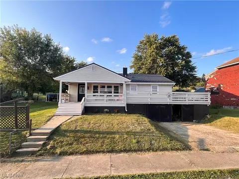 215 E Muskingum St, Freeport, OH 43973
