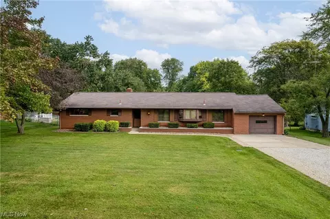 741 Highland Park Dr, New Franklin, OH 44319