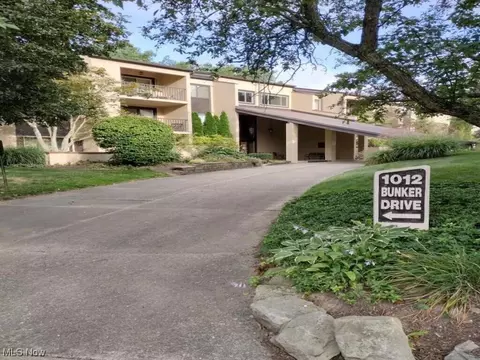 1012 Bunker Dr #301, Fairlawn, OH 44333