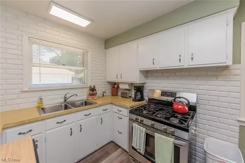 691 E 241st St, Euclid, OH 44123 photo 8