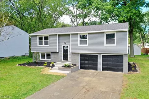 3749 Allenwood Dr SE, Warren, OH 44484