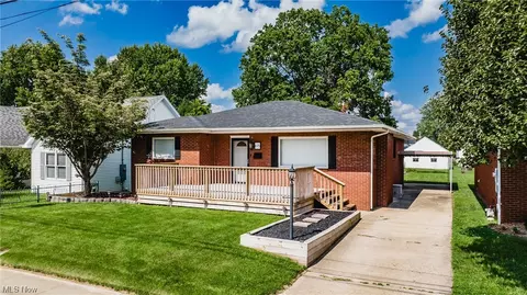 615 27th St, Vienna, WV 26105