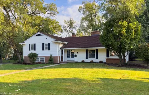 1385 Forest Hills Blvd, Cleveland Heights, OH 44118