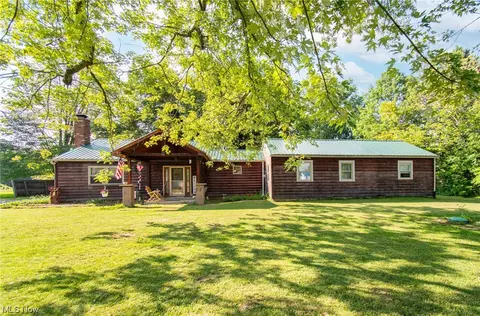 501 W Pine Lake Rd, Salem, OH 44460