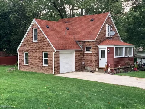 4125 Mapleton St SE, Canton, OH 44707 photo 1