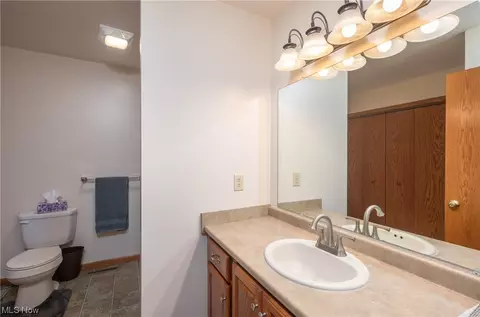 225 High St, Dover, OH 44622 photo 16