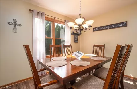 225 High St, Dover, OH 44622 photo 8
