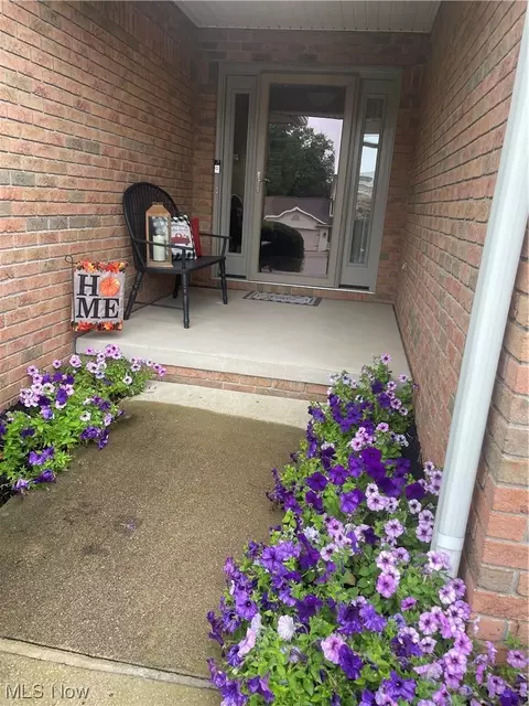 225 High St, Dover, OH 44622 photo 3