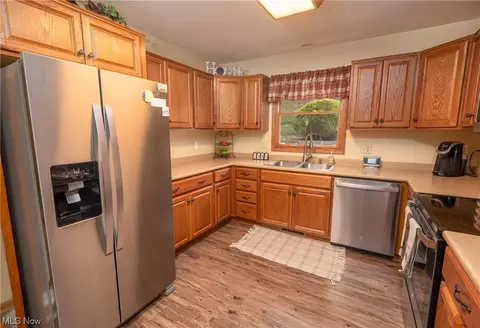 225 High St, Dover, OH 44622 photo 10