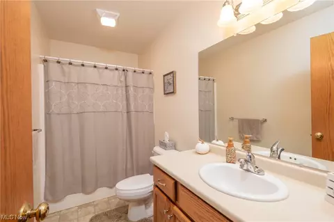 225 High St, Dover, OH 44622 photo 13