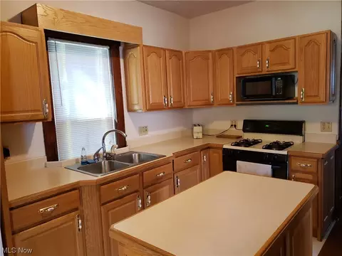 267 Harrison St, Elyria, OH 44035 photo 17