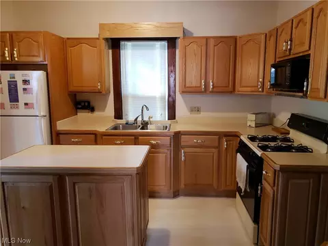 267 Harrison St, Elyria, OH 44035 photo 16