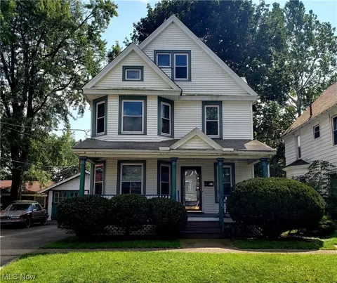 267 Harrison St, Elyria, OH 44035 photo 2