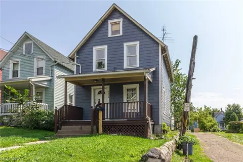 1710 4th St NE, Canton, OH 44704