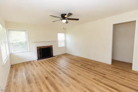 193 Beeler Dr, Berea, OH 44017 photo 3