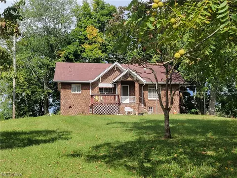 641 Dennison Ave, Cadiz, OH 43907