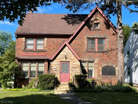 2572 Eaton Rd, University Heights, OH 44118