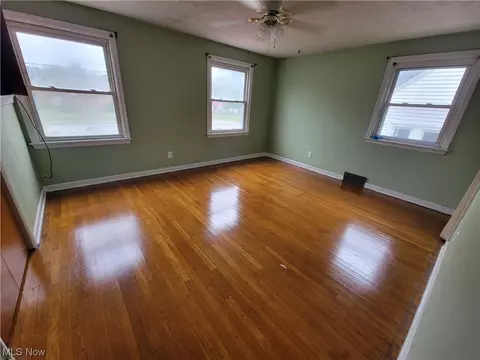 601 Gulf Rd, Elyria, OH 44035 photo 11