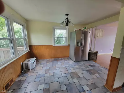 601 Gulf Rd, Elyria, OH 44035 photo 16