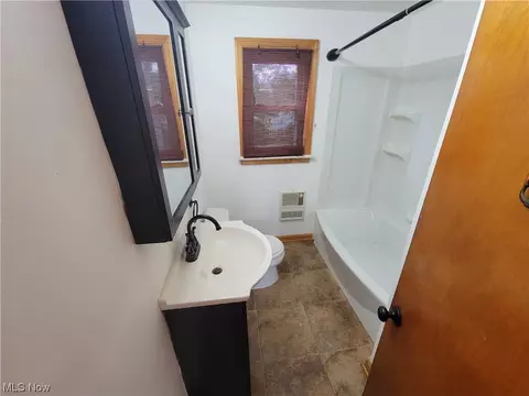 601 Gulf Rd, Elyria, OH 44035 photo 6